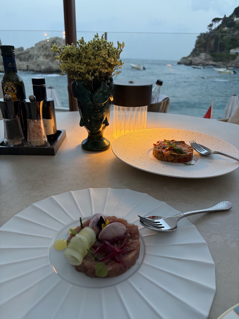 Armonia Restaurant: beautiful food and scenic view