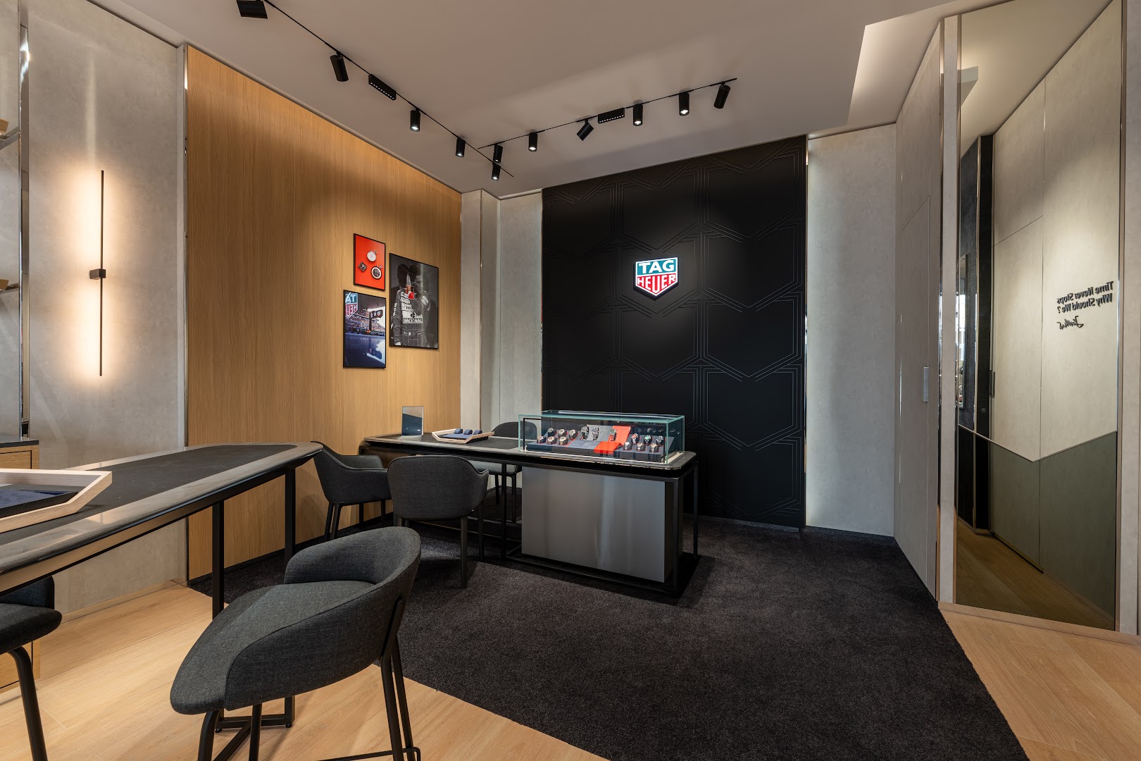 Rocca Boutique TAG Heuer: professional interior shop photo