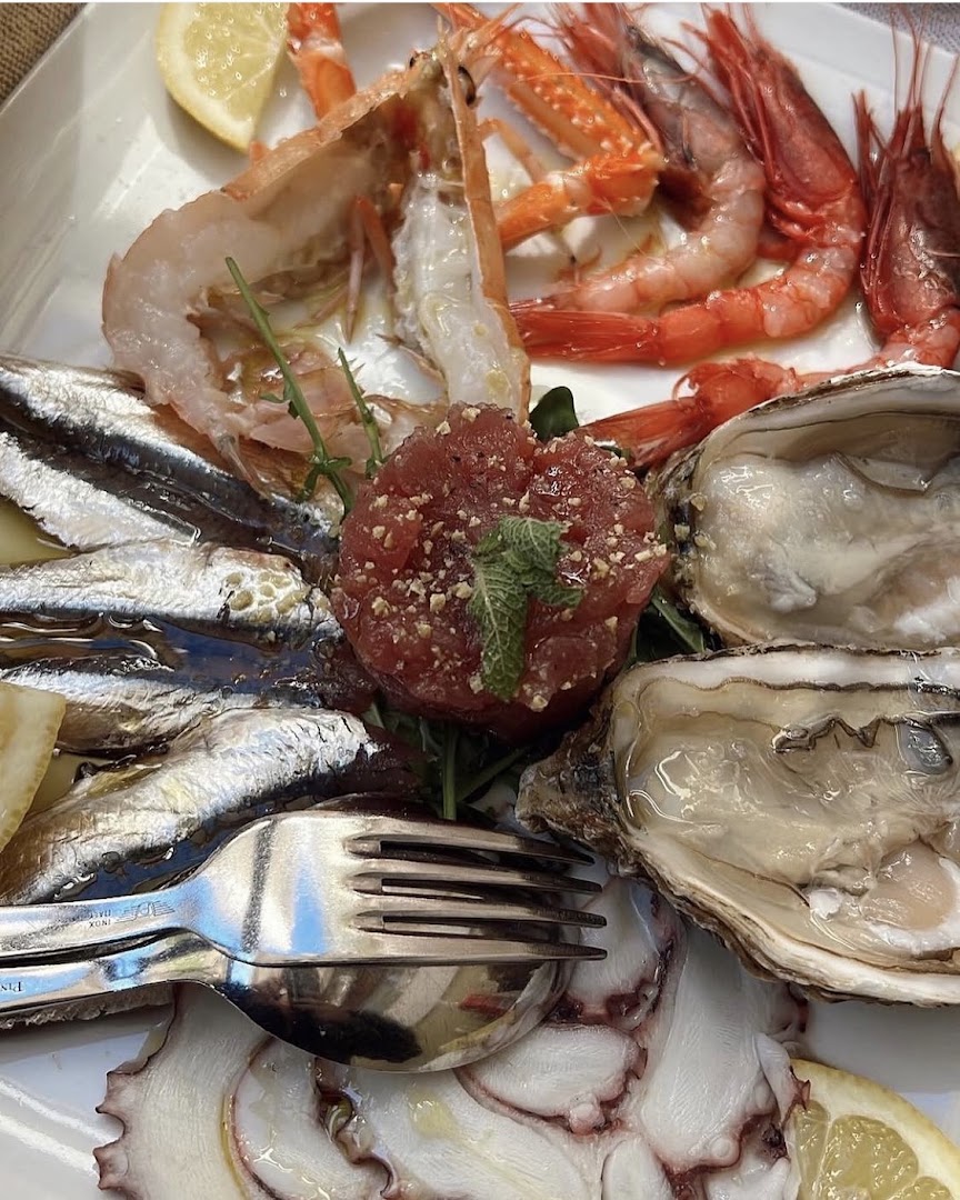 Rosso: appetizing, high-quality food photography