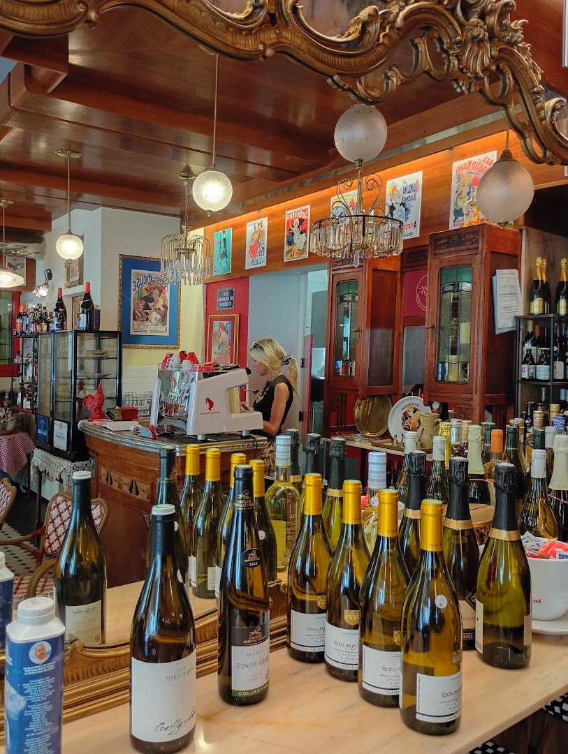 Chez Cosette: inviting atmosphere and professional quality