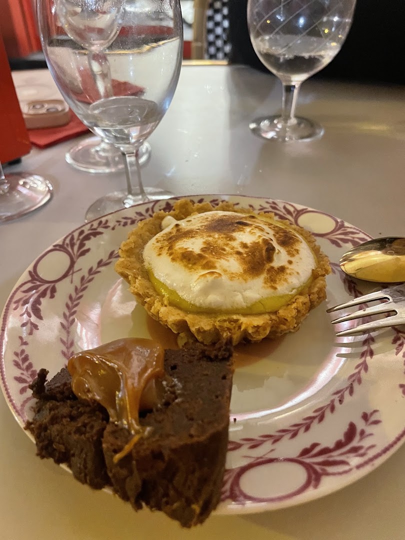 Chez Cosette: appetizing photo of restaurant dessert