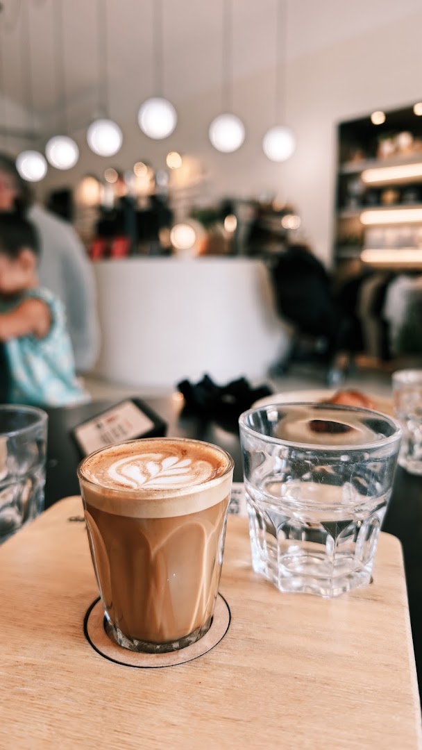 Dapper Coffee: appealing coffee and cafe atmosphere