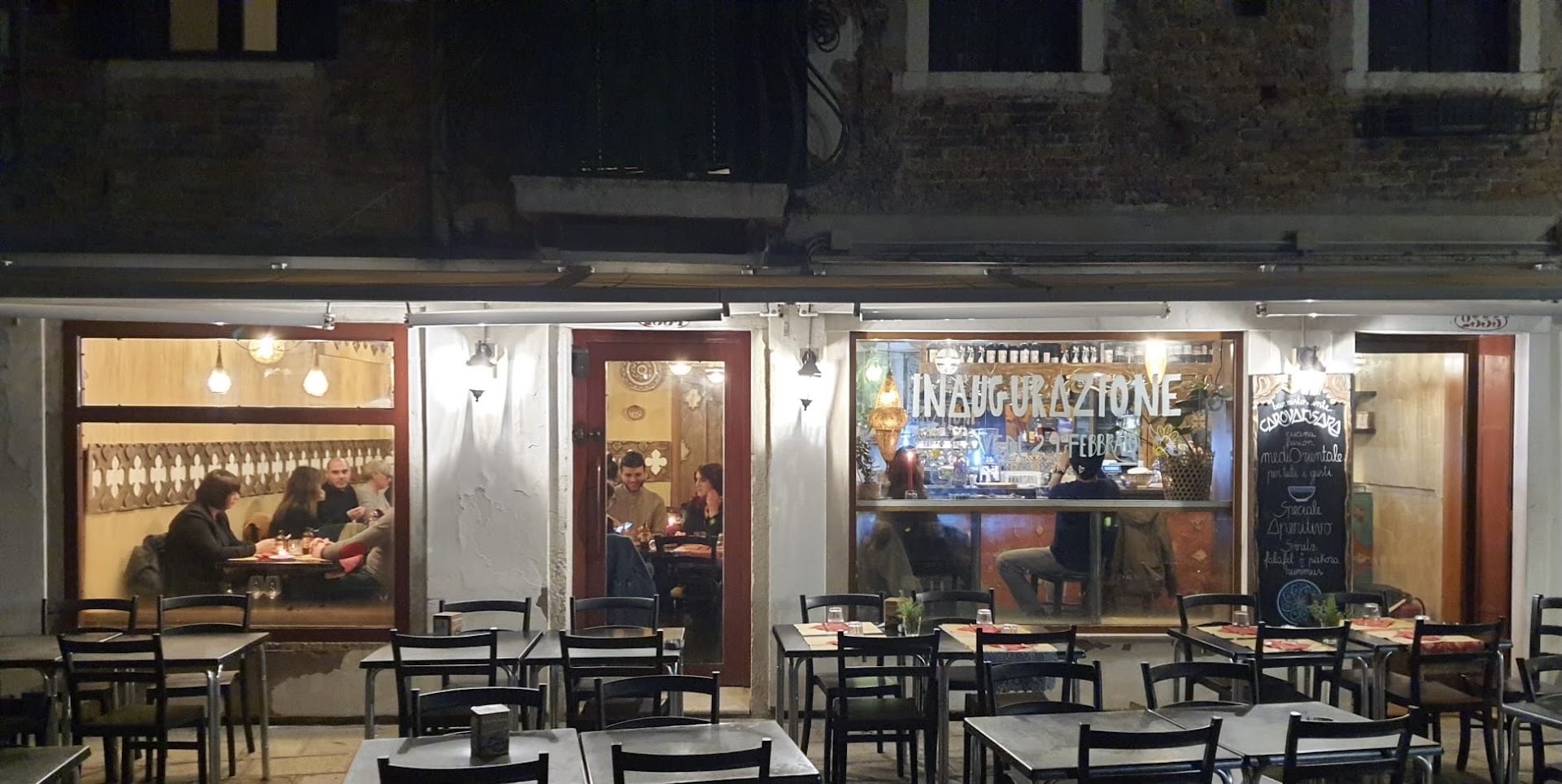 Carovansarà: inviting exterior view of restaurant
