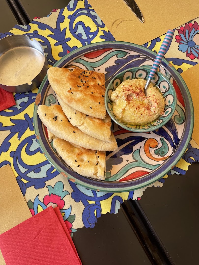 Carovansarà: appetizing food photo, well presented