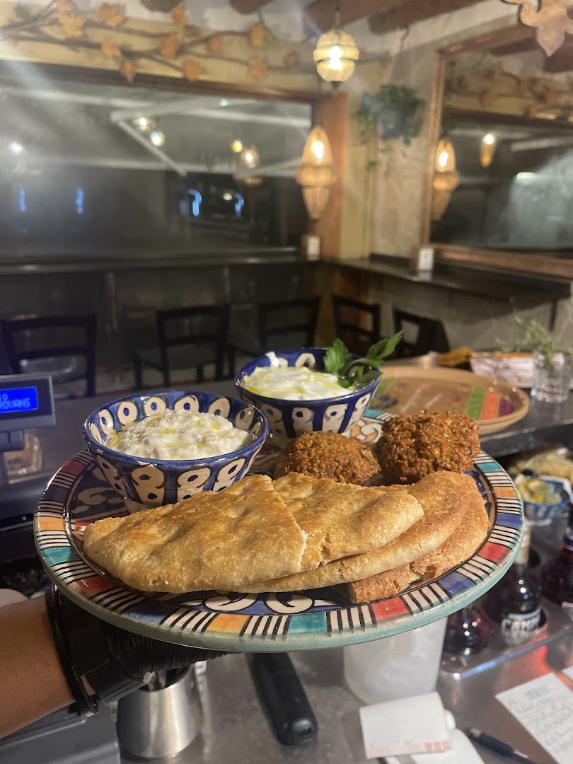 Carovansarà: appetizing food presentation and atmosphere