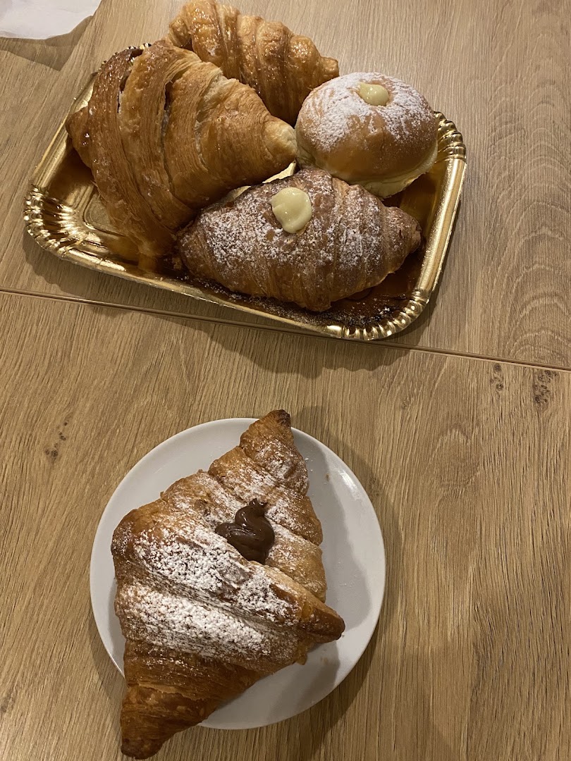 Mamafè Salento Bakery - Corte Canal: appetizing photo of breakfast pastries