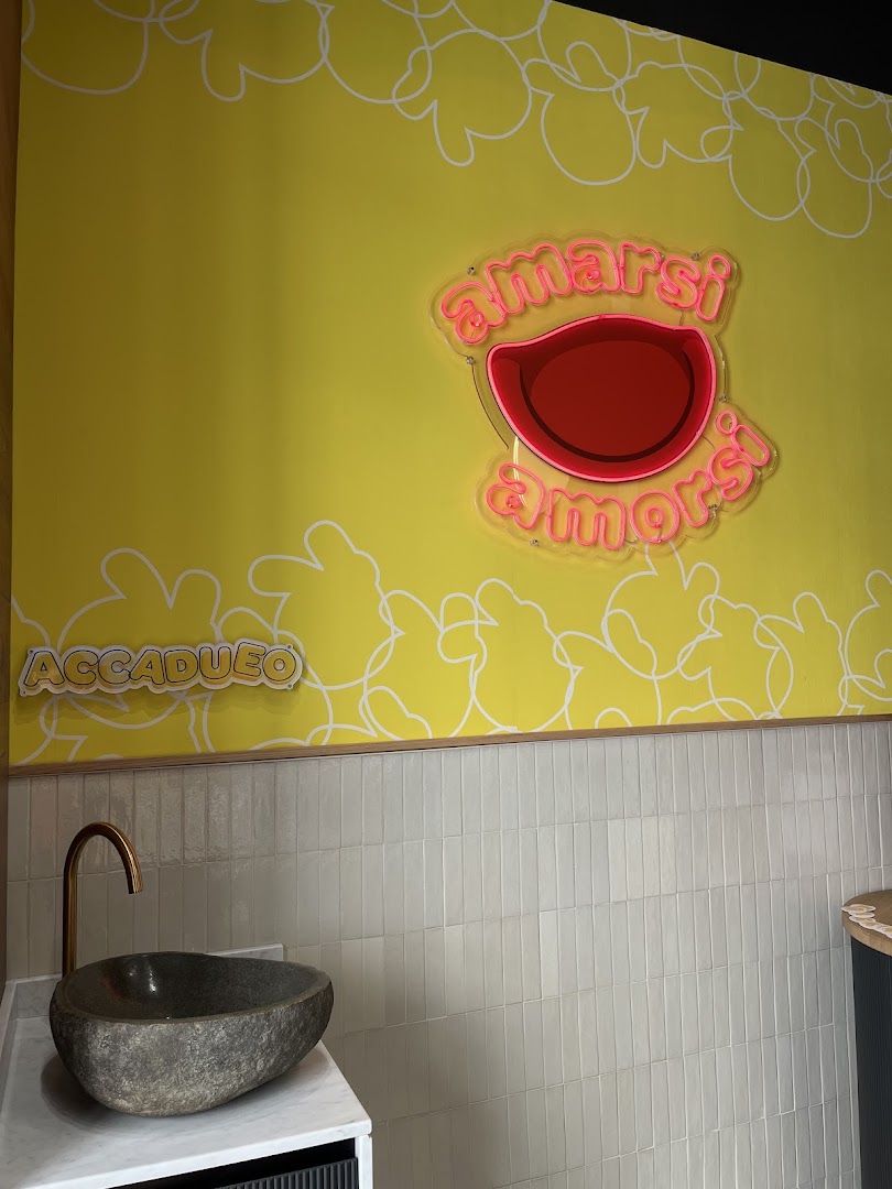 Ripieno: restaurant interior and decor