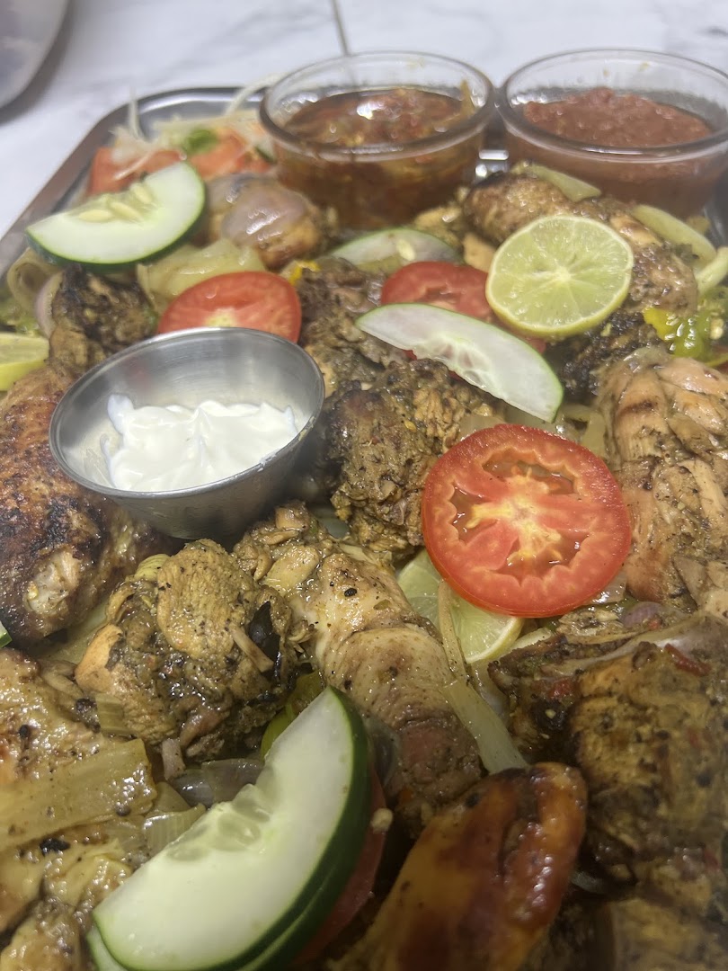 Les Délices de Line: appetizing photo of restaurant food