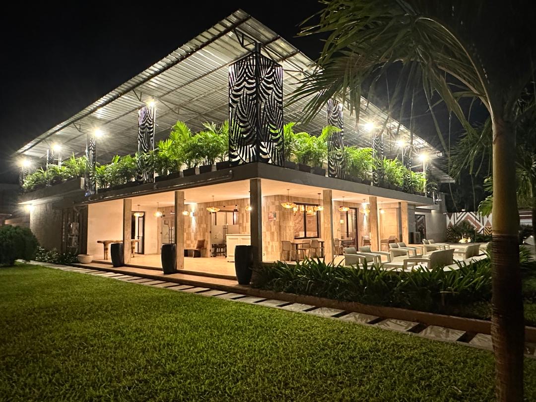 CASA EKWA: beautiful night shot of venue