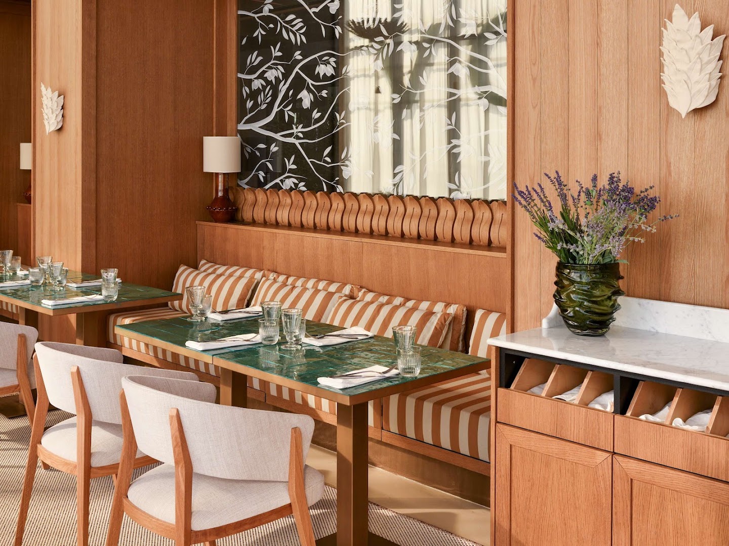 LIVA: professional, high-quality interior shot