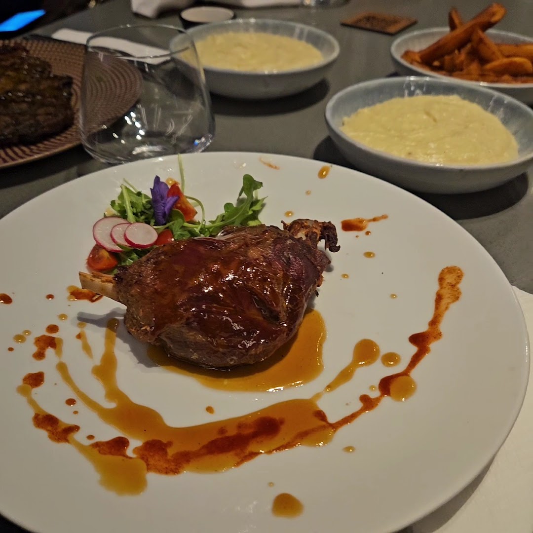 West Abidjan: appetizing, well-presented food photo