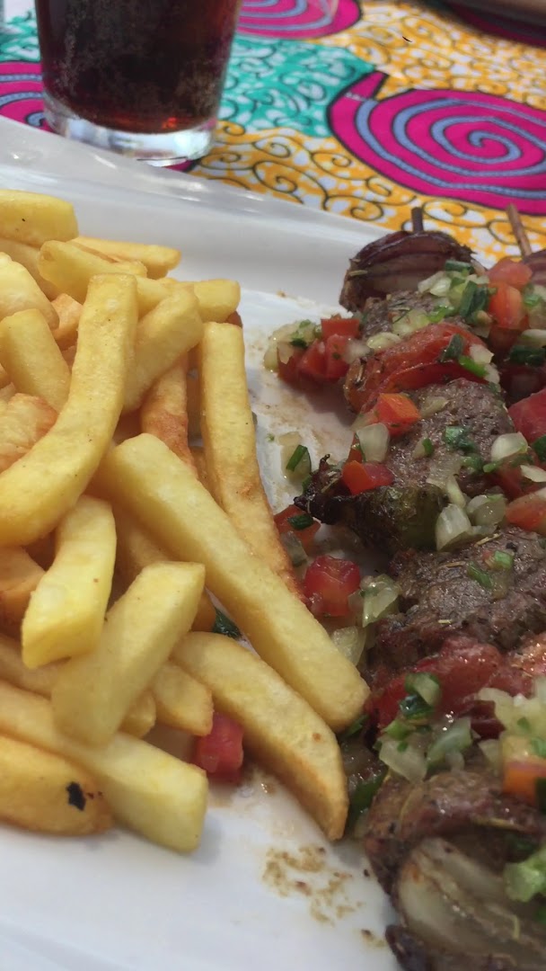 Hôtel Zion: appetizing photo of restaurant food