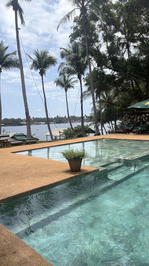 Hôtel Zion: attractive hotel pool and view