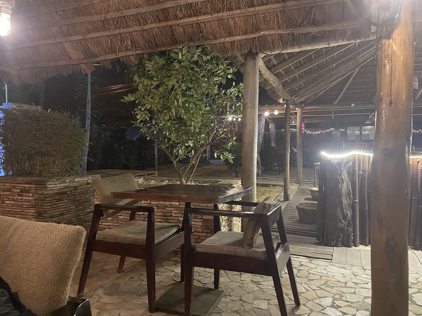 Coco Grill: inviting restaurant terrace atmosphere