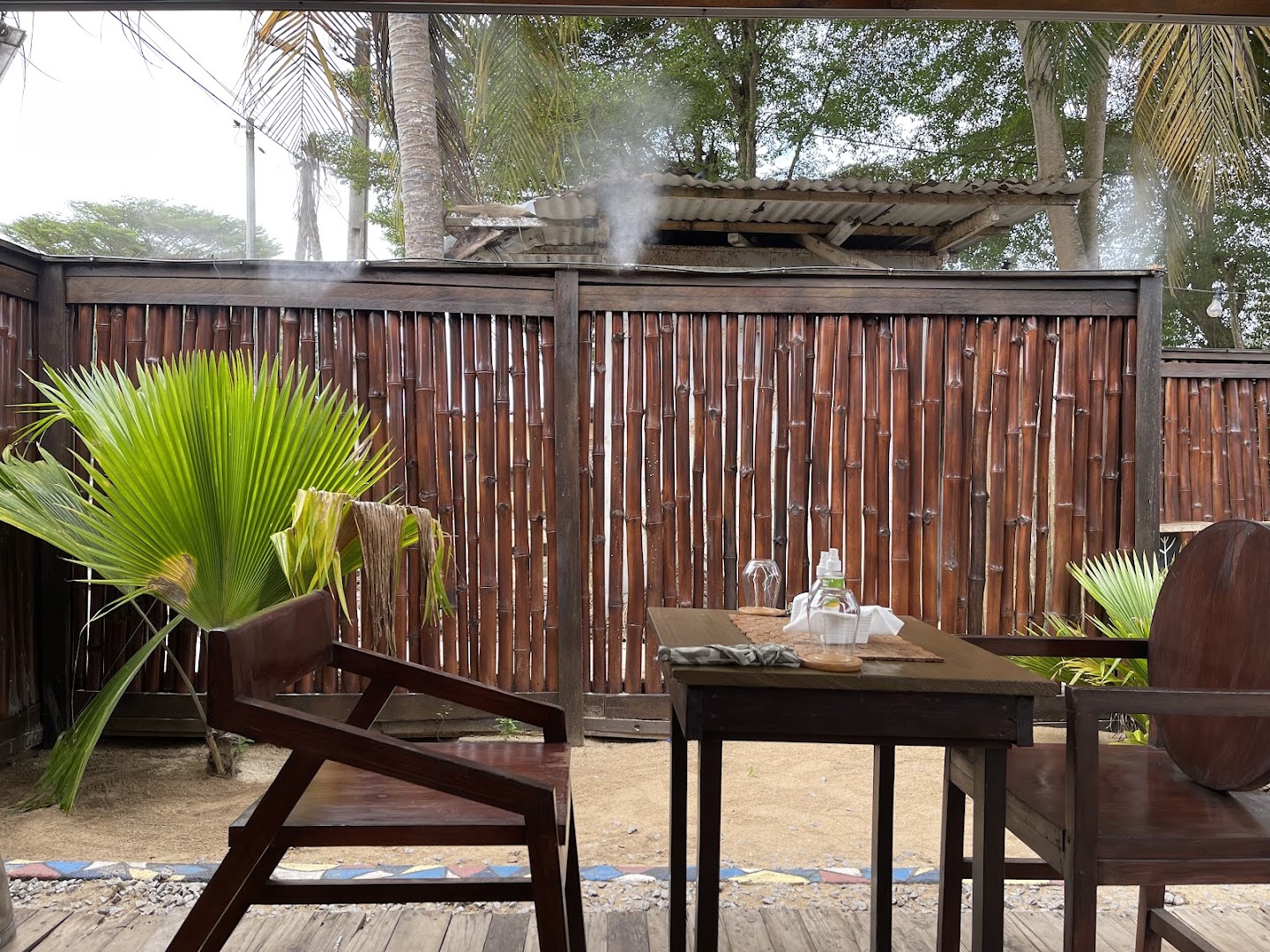 Coco Grill: inviting restaurant terrace atmosphere