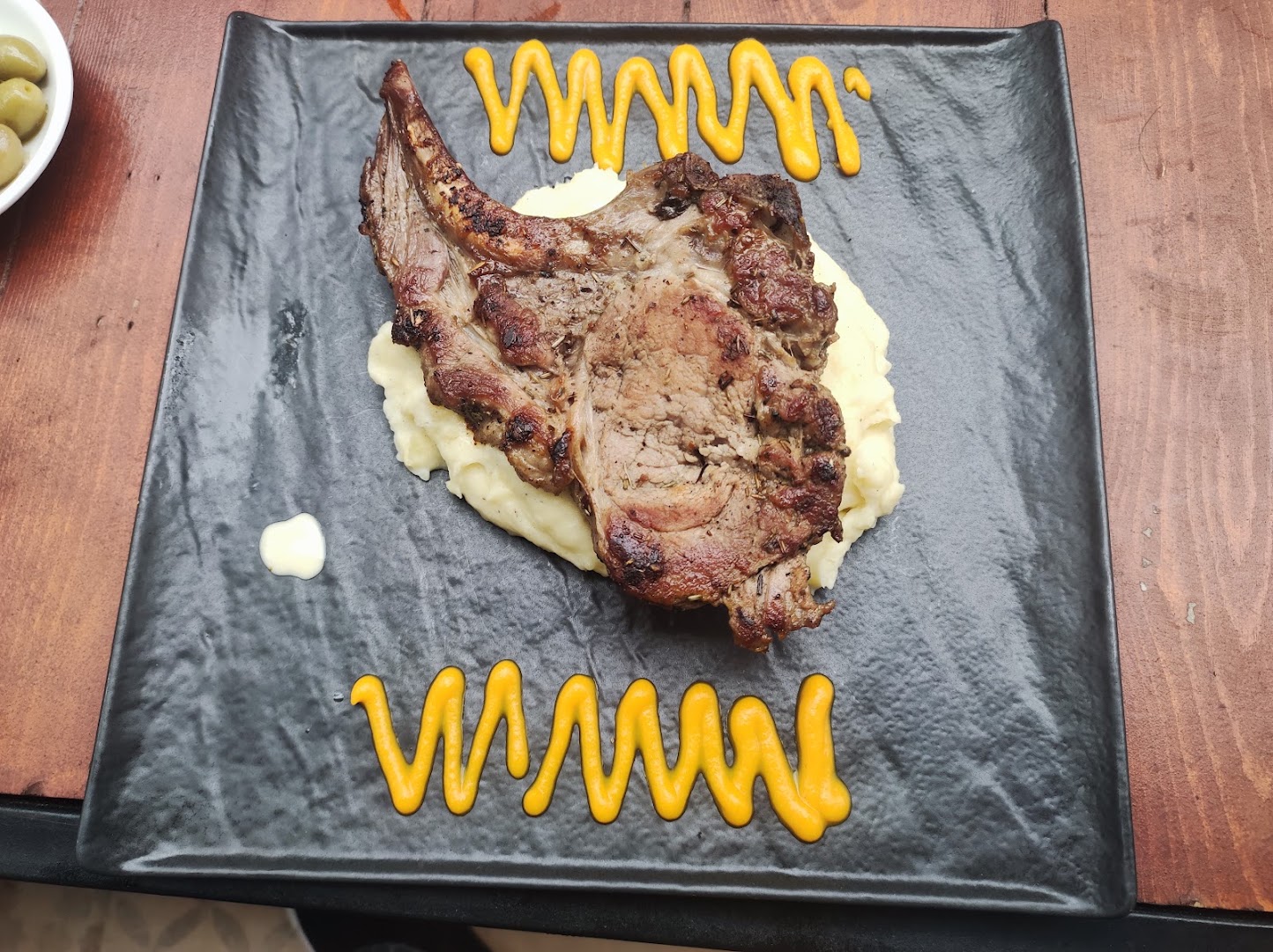 Le Jung Restau. Lounge: appetizing, high-quality food photography