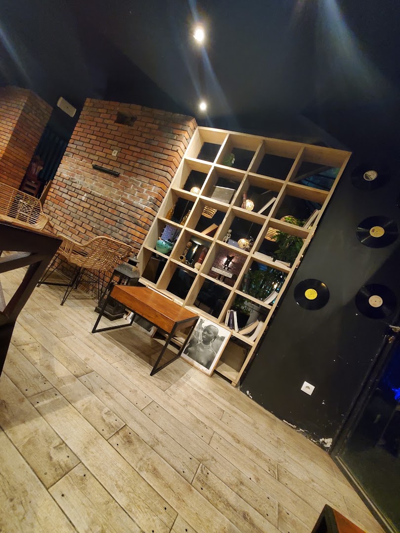 Le Jung Restau. Lounge: clear shot of restaurant interior