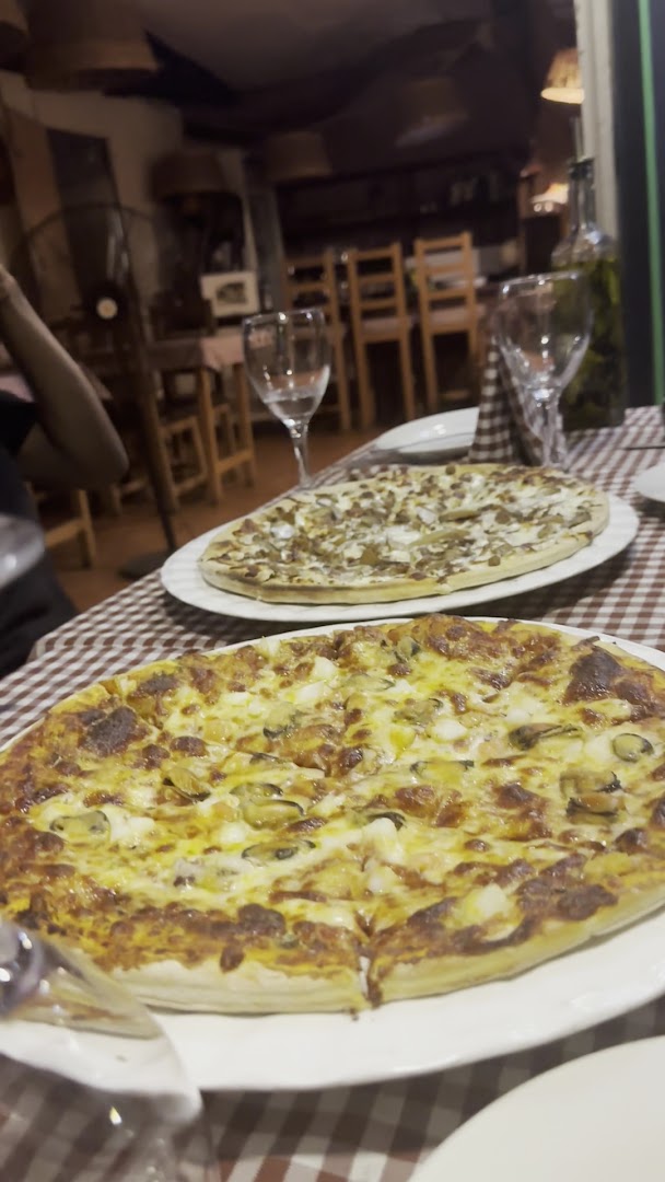 Les Moutons de la Pizza: appetizing photo of restaurant food