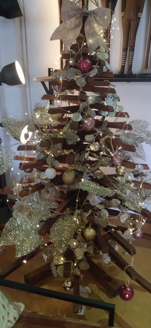 Misoua: attractive seasonal shop display