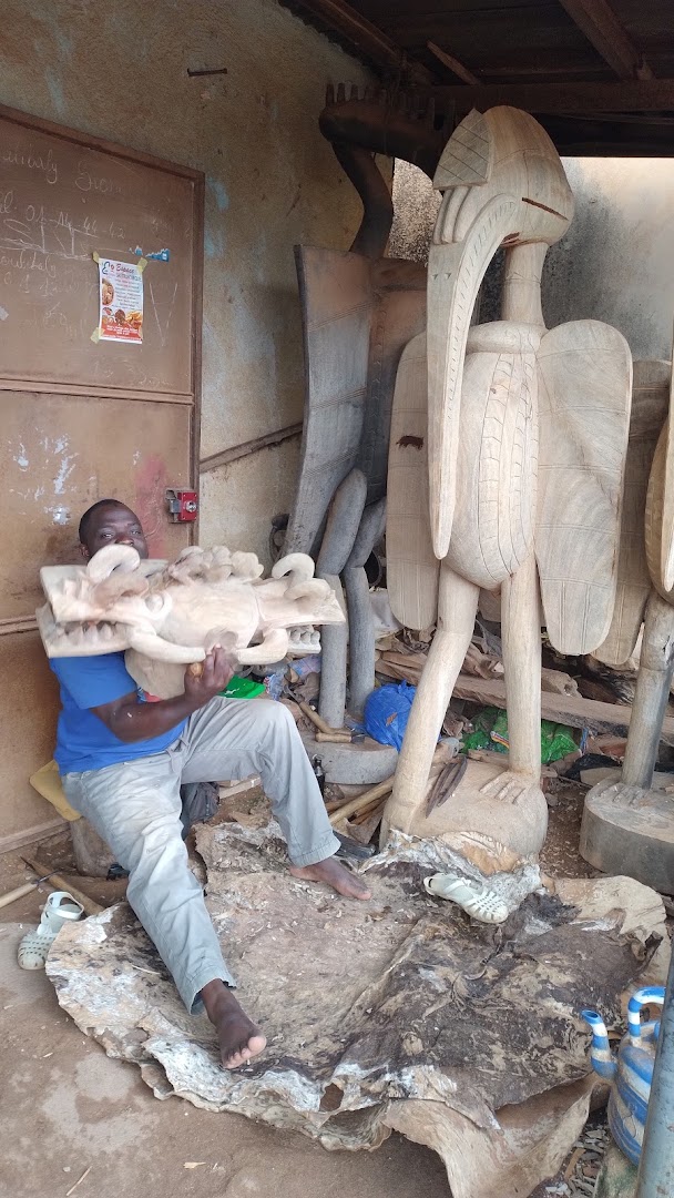 Quartier des Sculpteurs de Koko: artisan and shop products