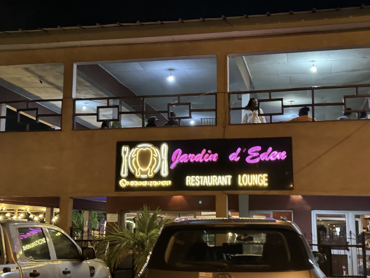 Jardin d'Eden: clear exterior shot of venue