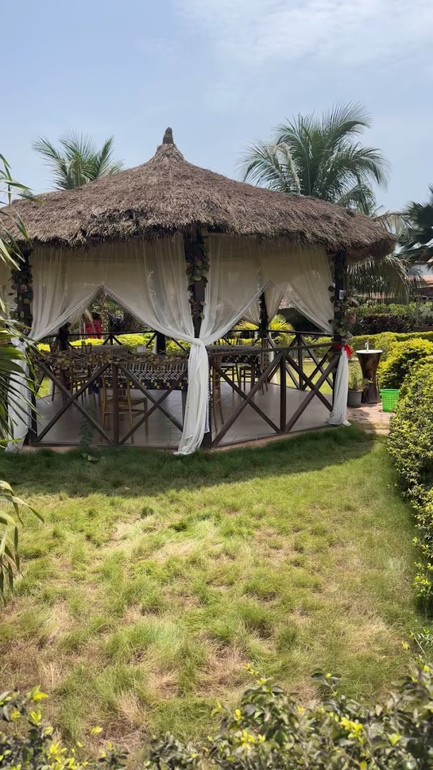 Jardin d'Eden: attractive outdoor dining area