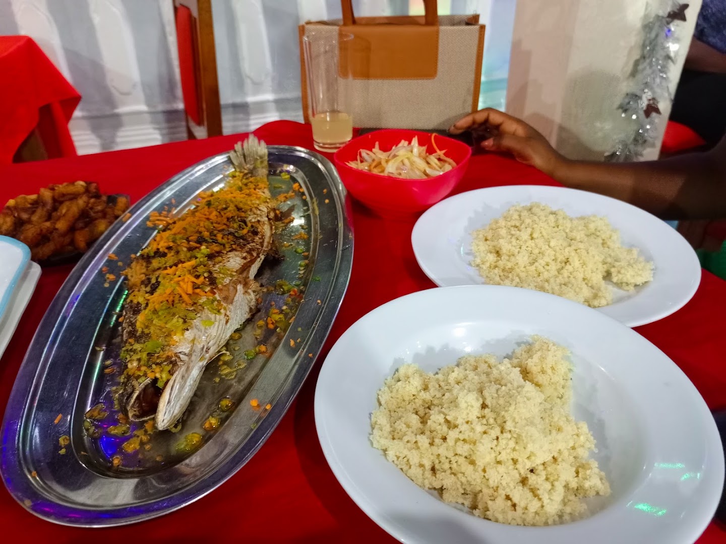 Restaurant Toit Rouge: appetizing photo of restaurant meal