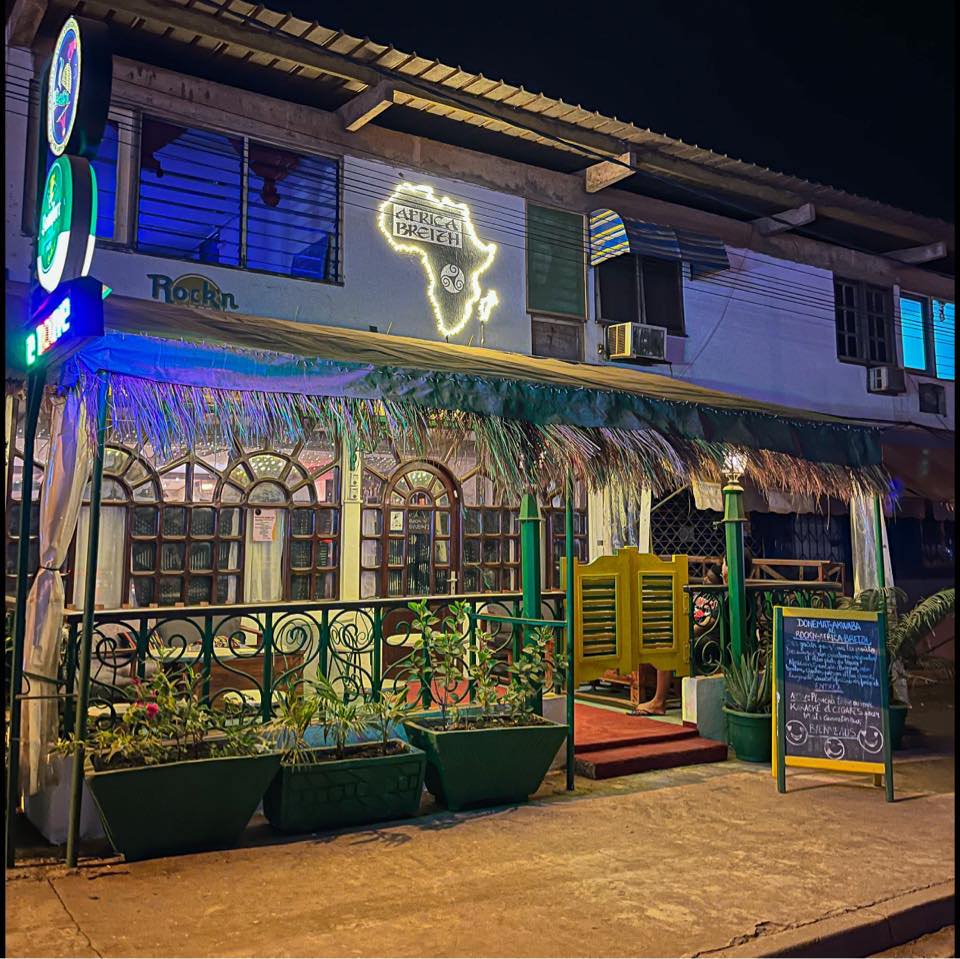 Rock'n AfricaBreizh: clear, inviting exterior night shot