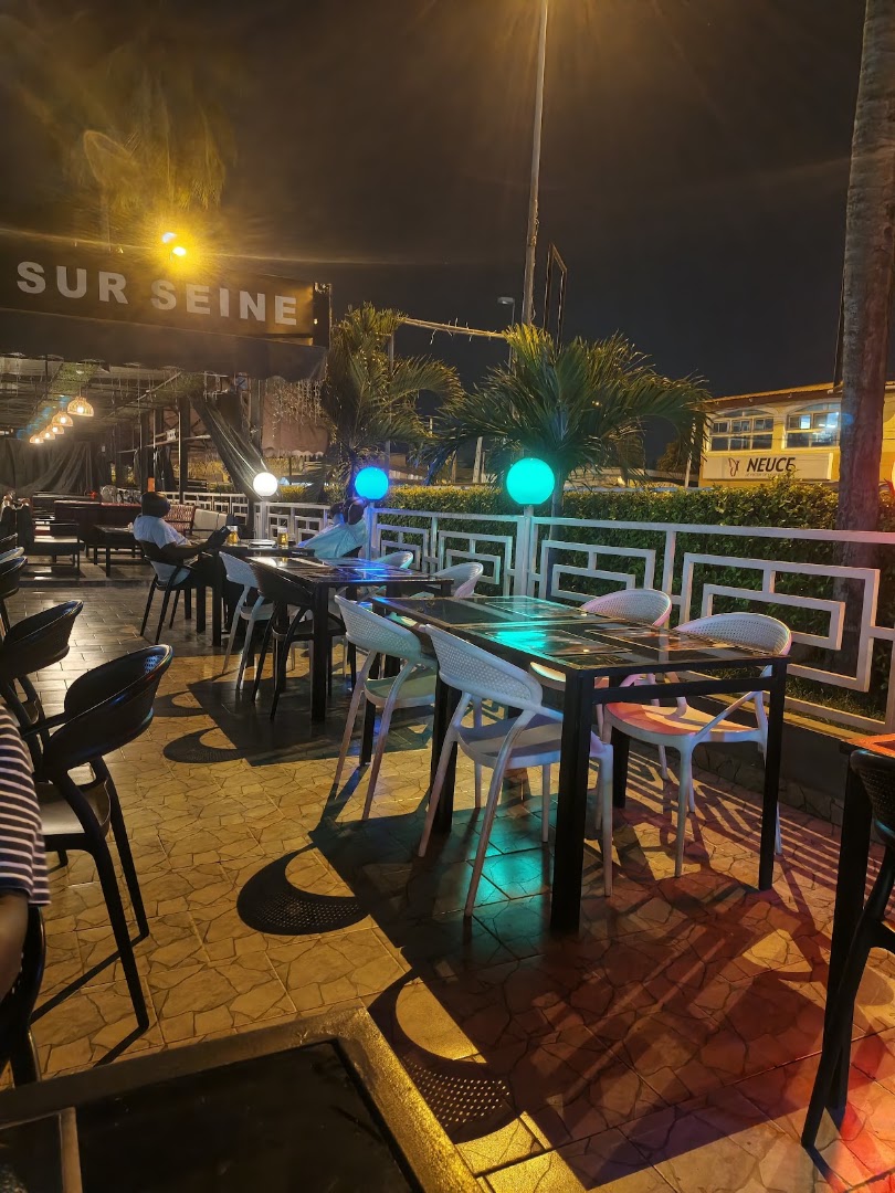 Yakro Sur Seine: inviting atmosphere of the terrace
