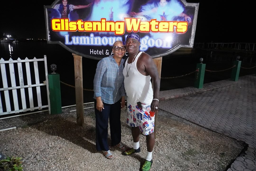 Glistening Waters Restaurant and Marina: guests enjoying the venue atmosphere