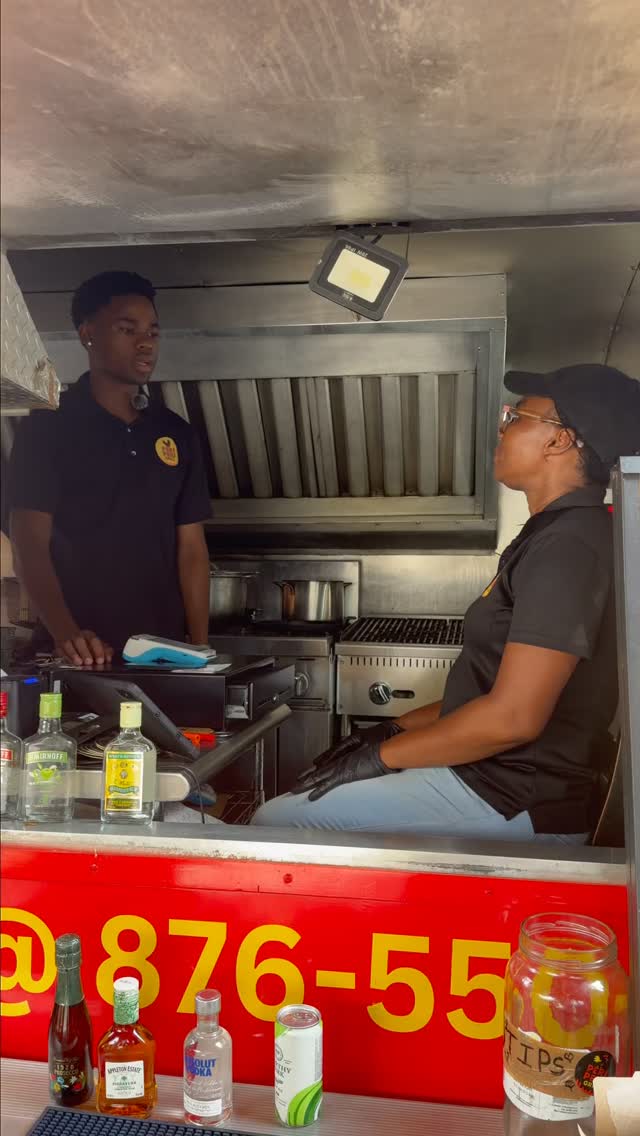 Peri Peri Grill: professional staff in kitchen environment