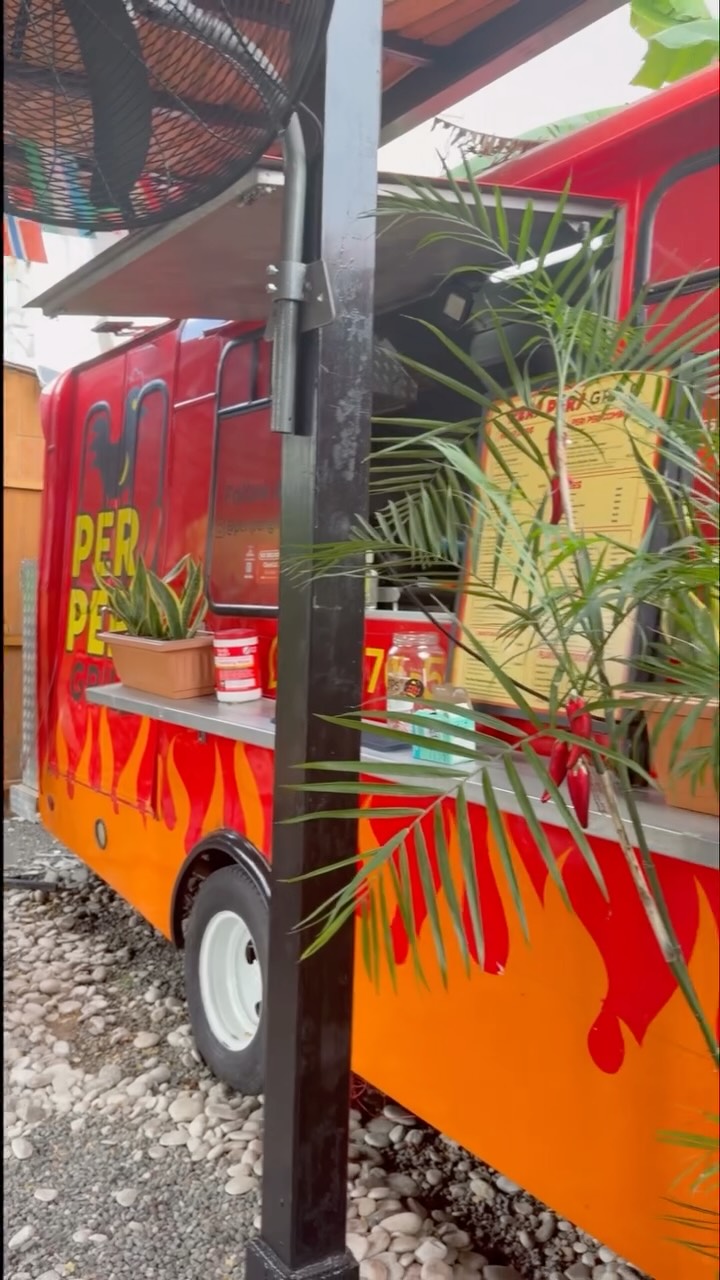 Peri Peri Grill: restaurant food truck