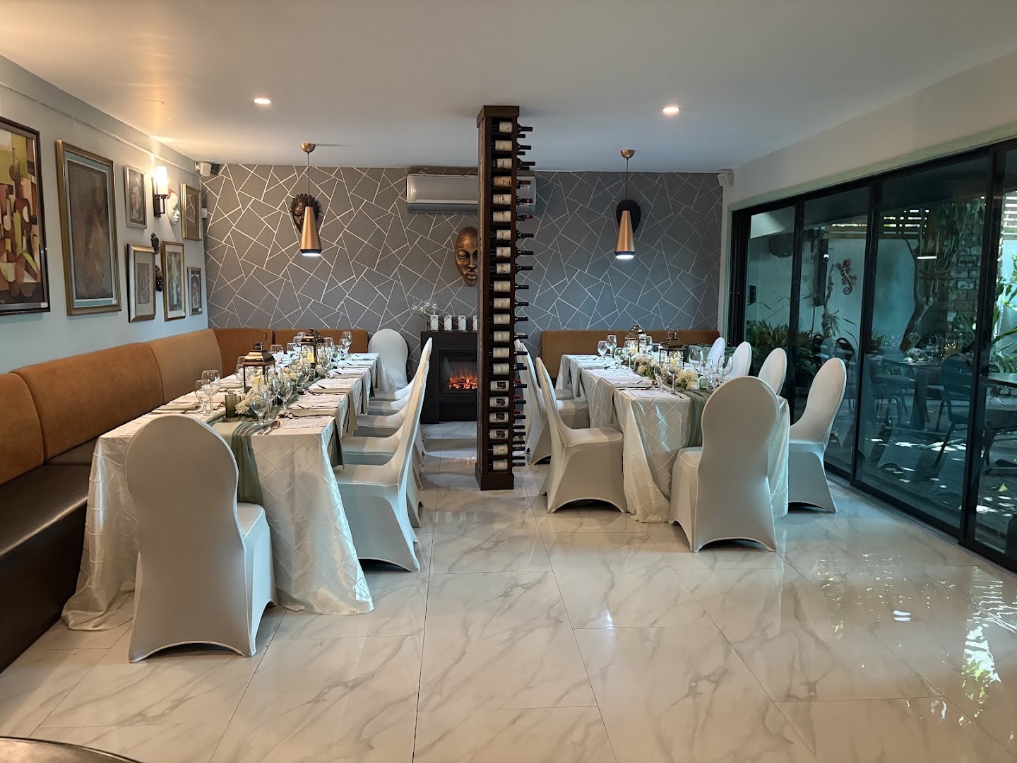 The Coppers: clear, professional interior dining shot