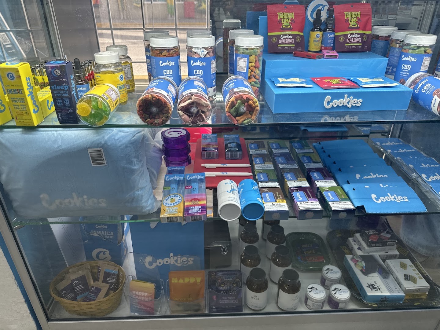 Cookies Jamaica: clear display of shop products