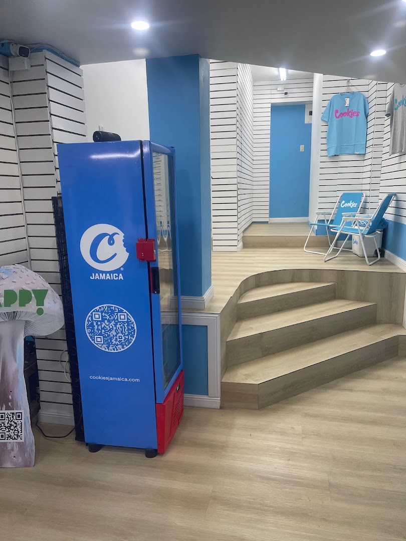 Cookies Jamaica: clear view of shop interior