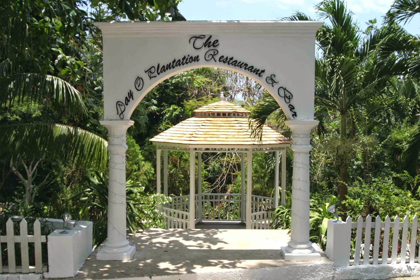 Day-O Plantation Restaurant & Bar: attractive exterior entrance photo