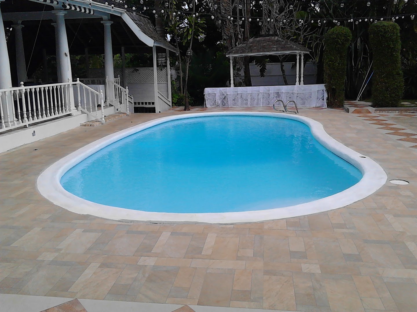 Day-O Plantation Restaurant & Bar: restaurant's outdoor pool area