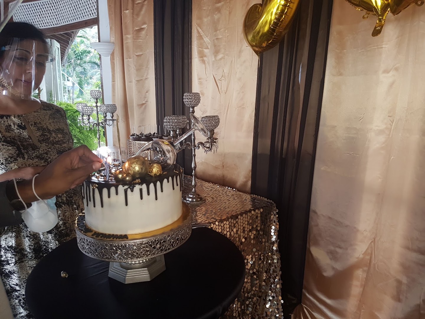 Day-O Plantation Restaurant & Bar: food and celebratory atmosphere