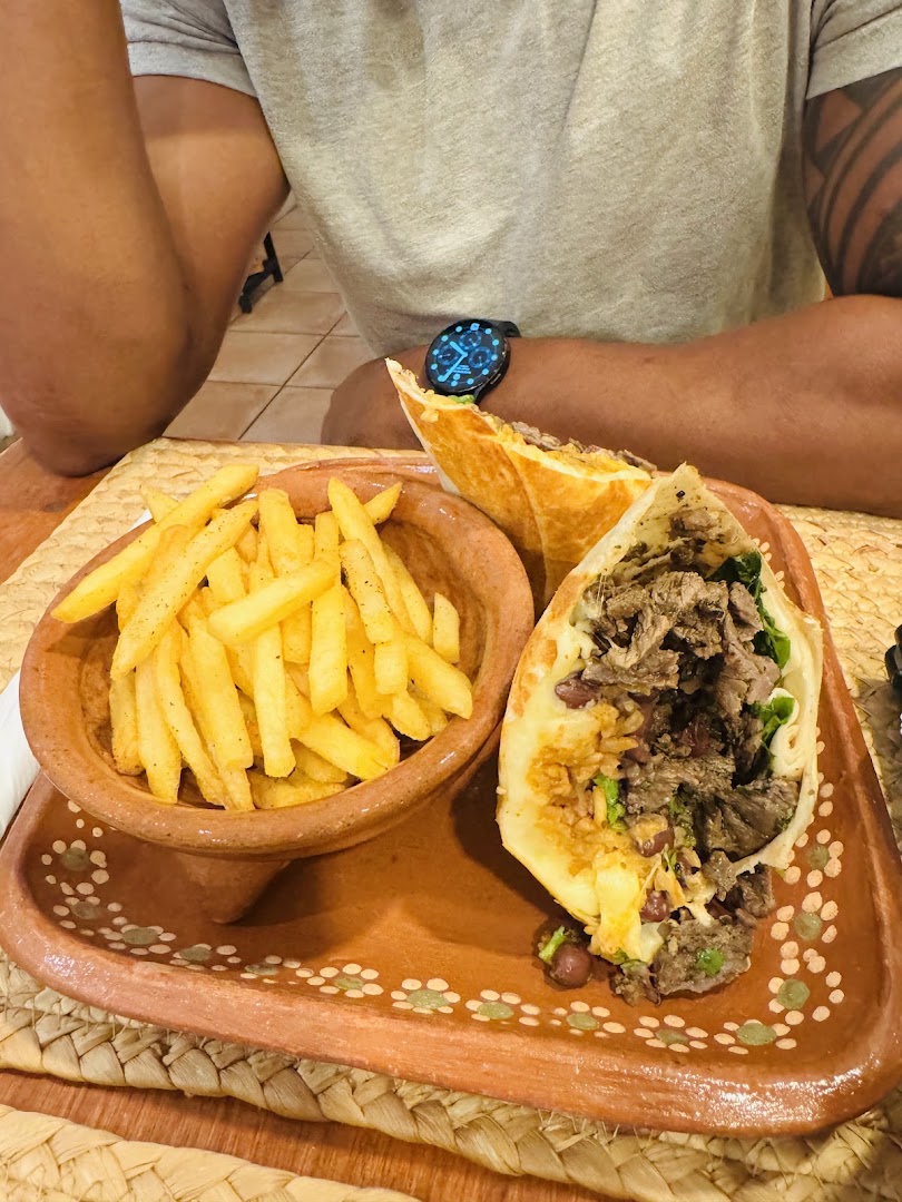 Frida Kafe, Coffee & Churros: appetizing photo of served food