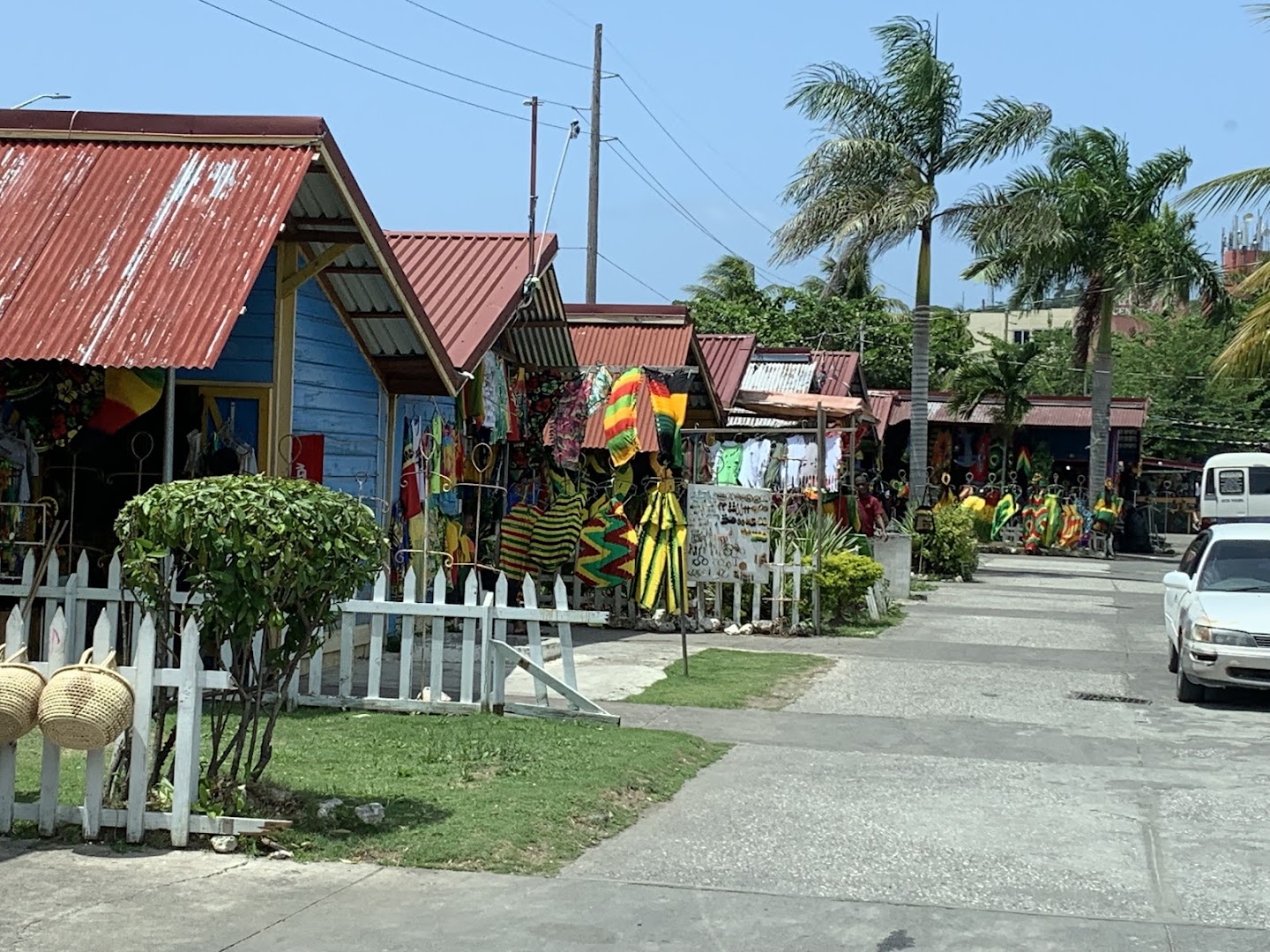 Harbour Street Craft and Cultural Village: storefronts and shop atmosphere