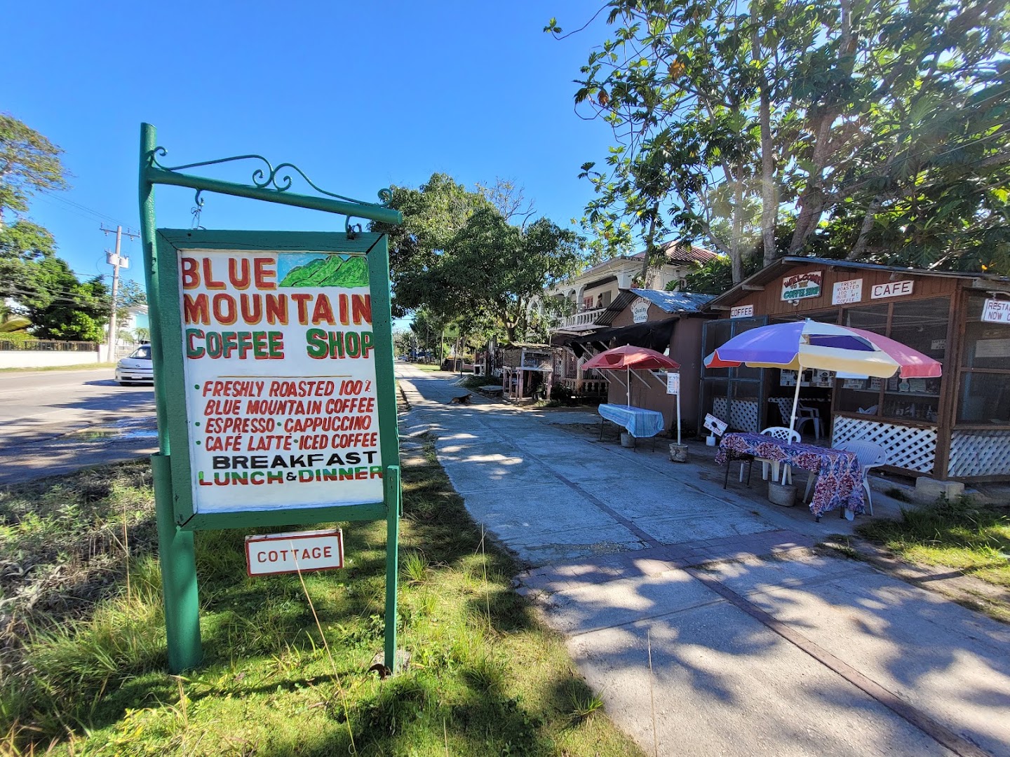 Blue Mountain Coffee Shop: clear exterior shot of venue