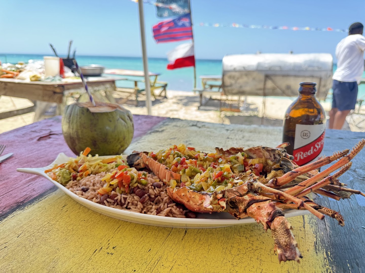 Flag City Seafood & Grill: appetizing food in beach setting