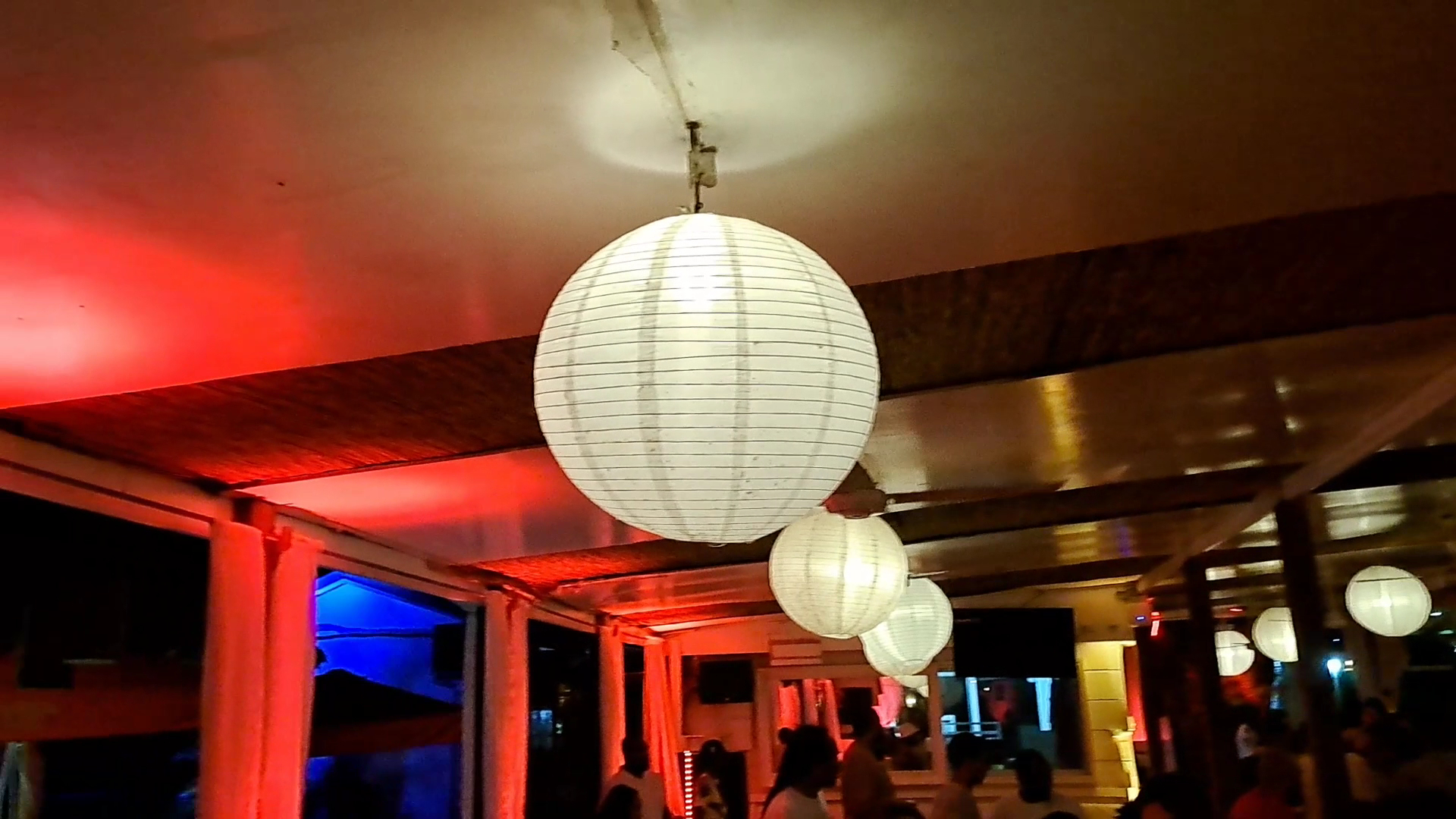 Kenny's Italian Cafe: restaurant's evening atmosphere