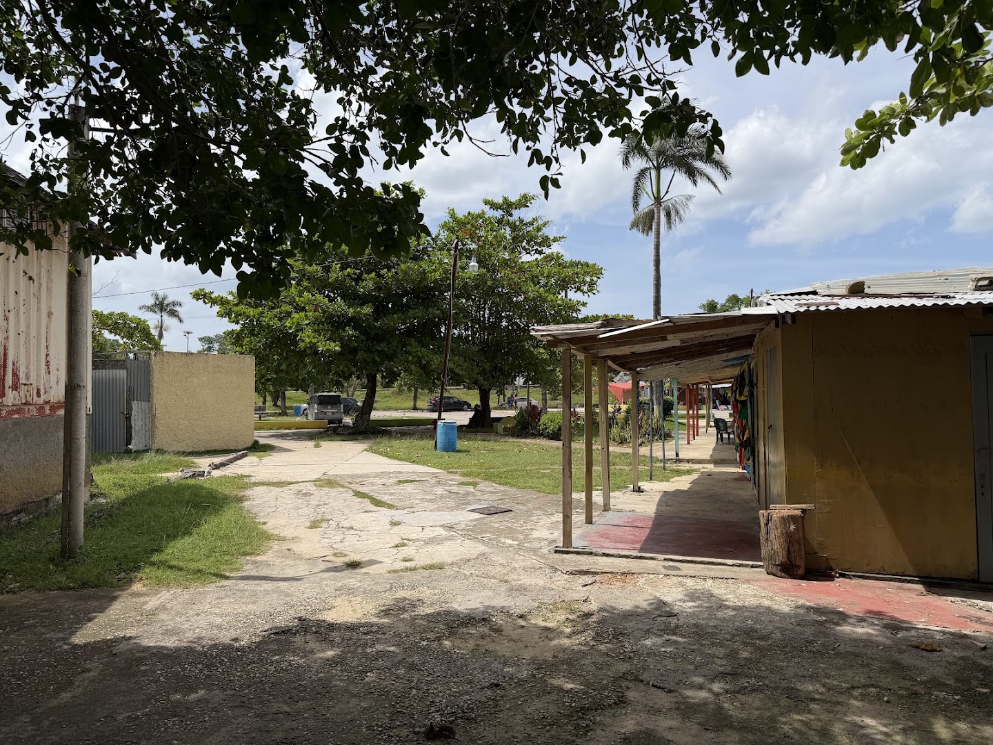 Negril Craft Market: market's outdoor setting