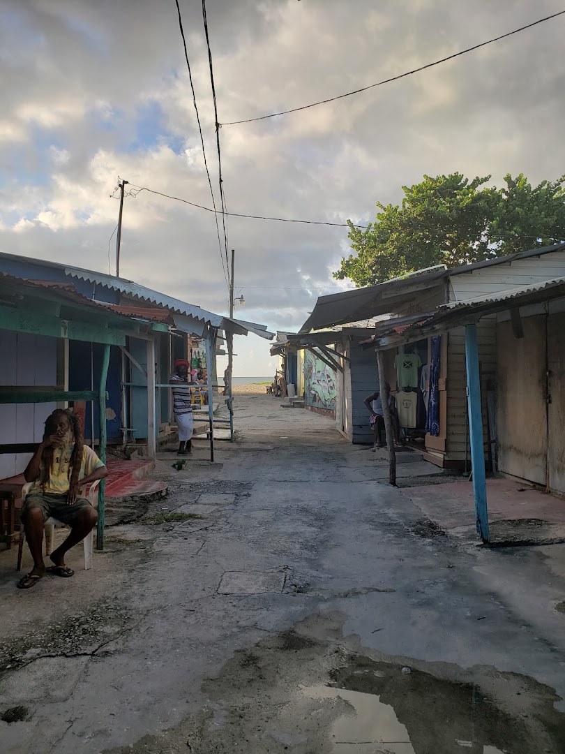 Negril Craft Market: market's authentic atmosphere