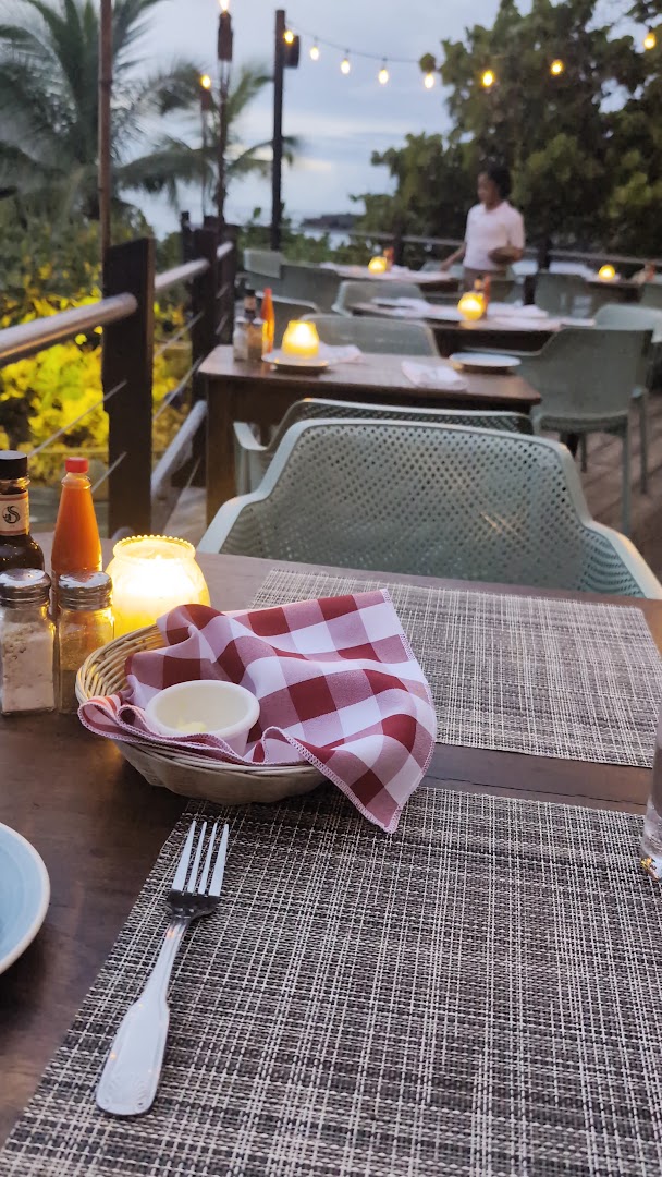 Rockhouse Restaurant: inviting restaurant atmosphere and setting