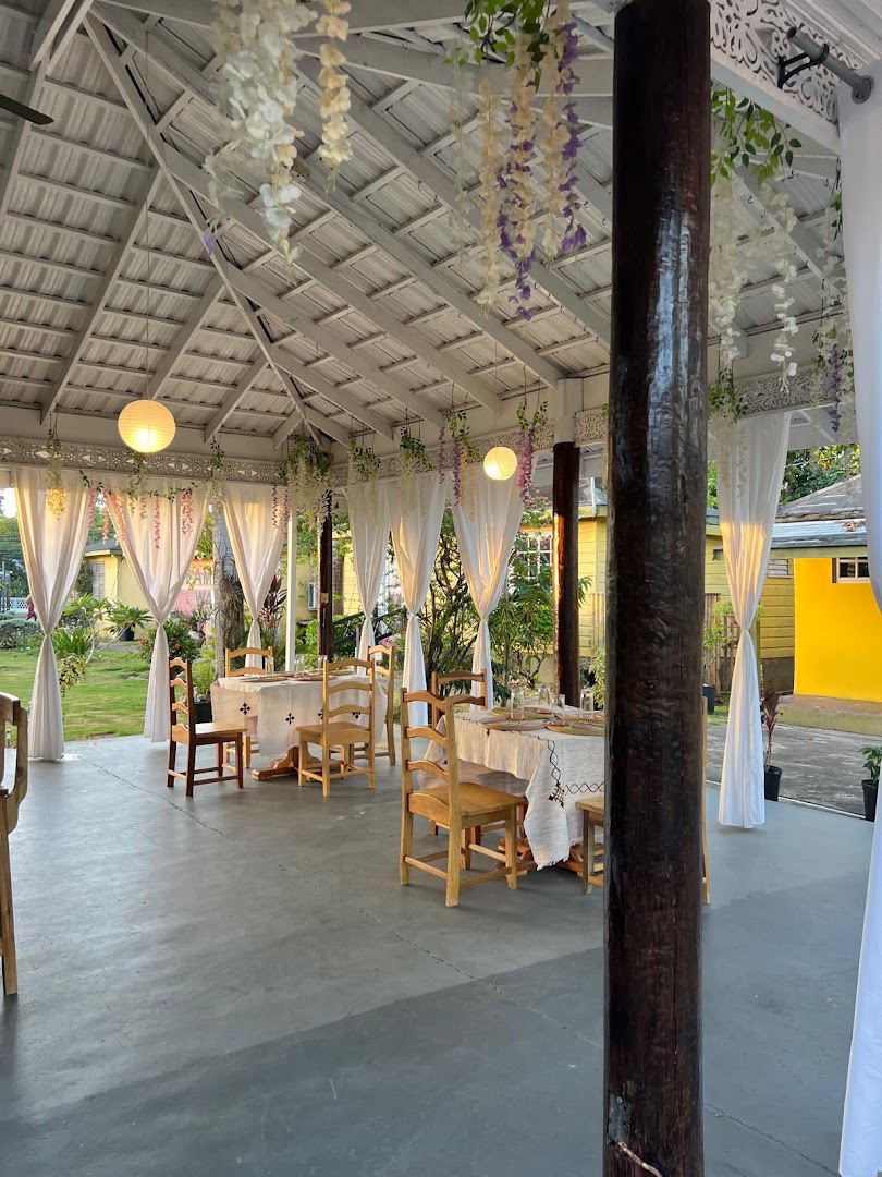 Sador's Ethiopian Restaurant & Bar: inviting and well-lit dining space