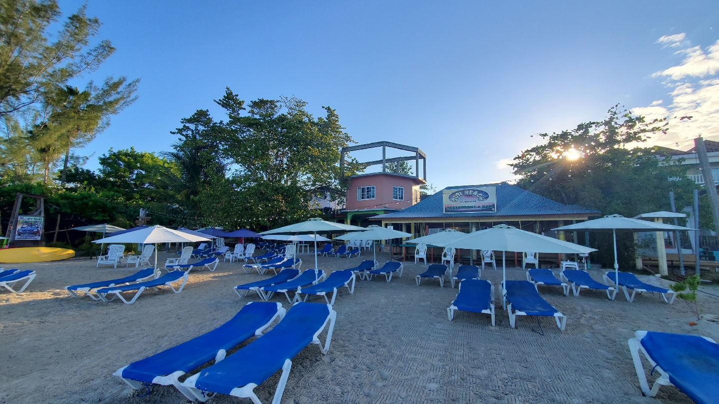 Sun Beach Restaurant & Bar: clear exterior view of venue