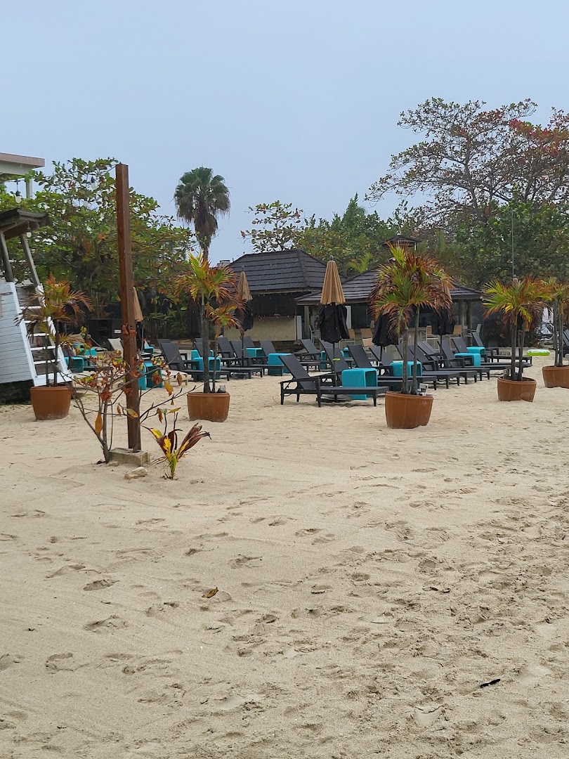 Sun Beach Restaurant & Bar: venue atmosphere and seating