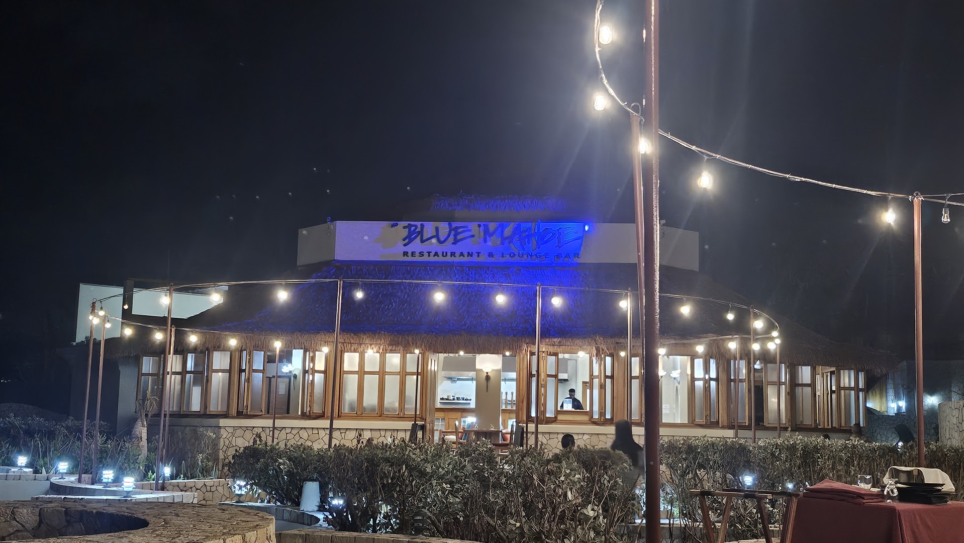 The Blue Mahoe Restaurant & Bar: attractive night shot of venue